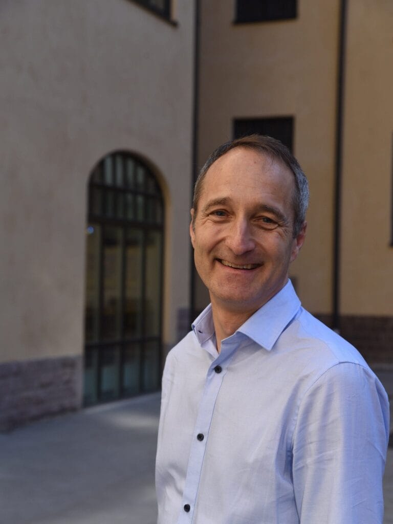 Portrait of Urban Lindegren, Head of Sales at Avassa.